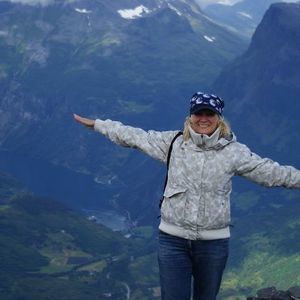 Meet your Posher, Nina